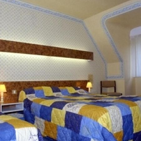 La Ferme Du Relais Bigouden Hotell Plomeur Exteriör bild
