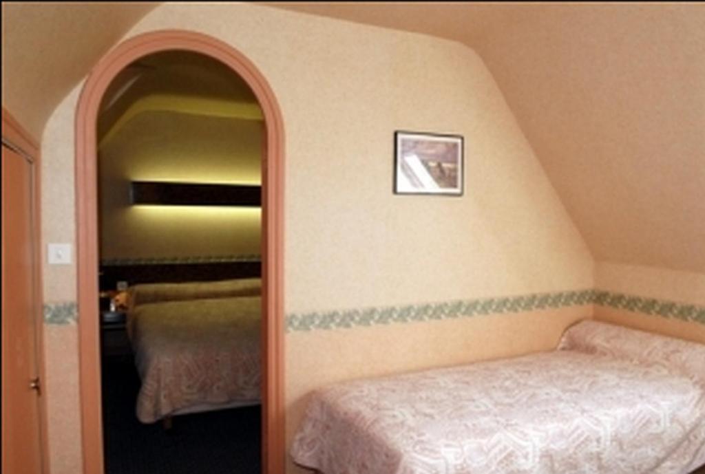 La Ferme Du Relais Bigouden Hotell Plomeur Rum bild