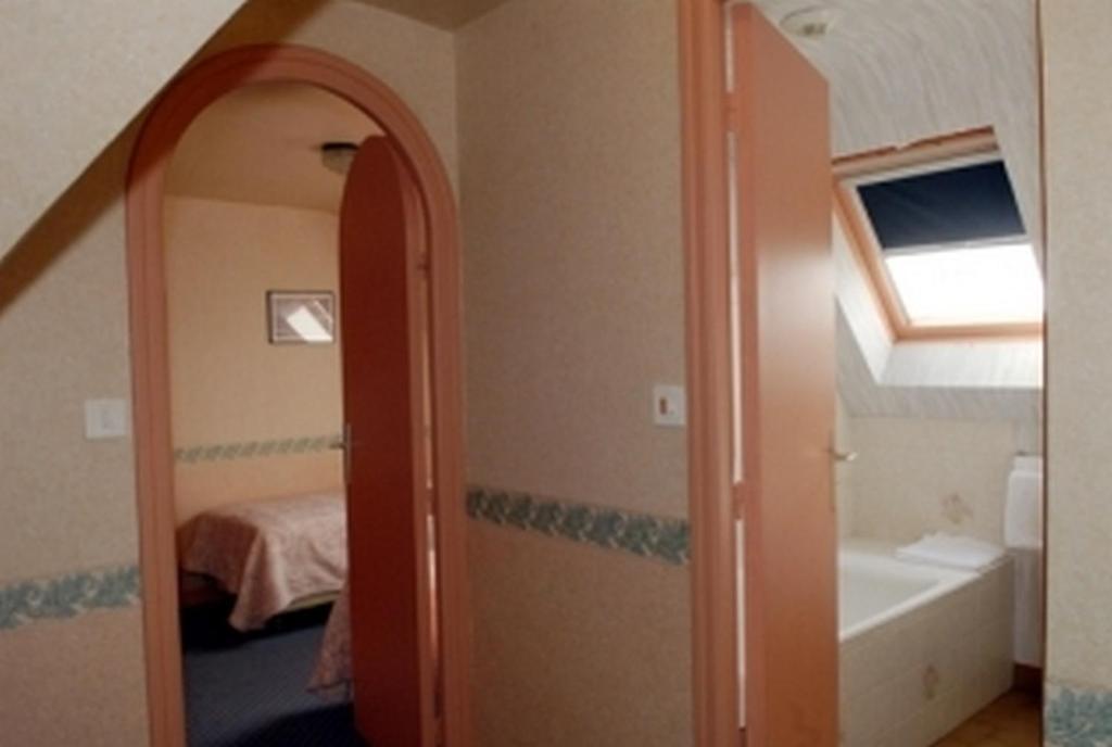 La Ferme Du Relais Bigouden Hotell Plomeur Rum bild